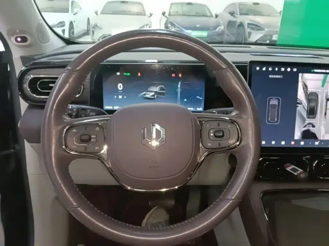 Leapmotor C11 — Фото автомобиля 10
