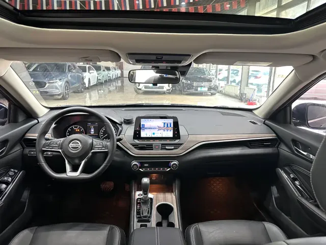 Nissan Teana — Фото автомобиля 13