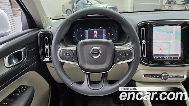 Volvo XC40 — Фото автомобиля 20