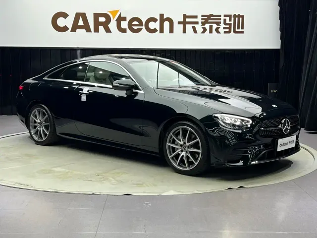 Mercedes-Benz E-Class — Фото автомобиля 2