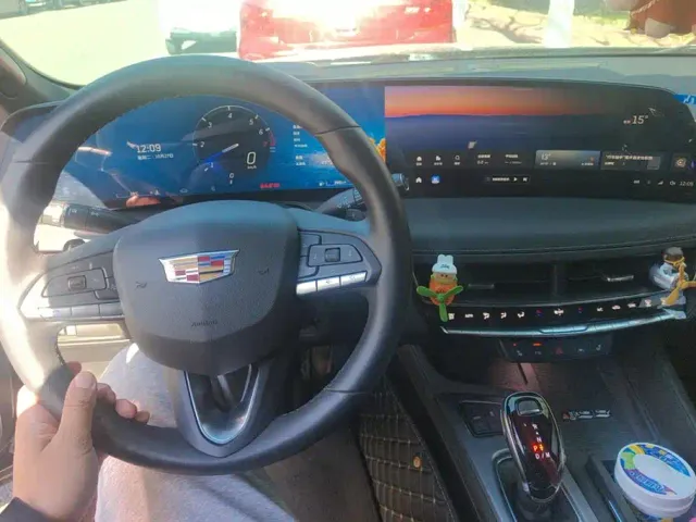 Cadillac CT5 — Фото автомобиля 12