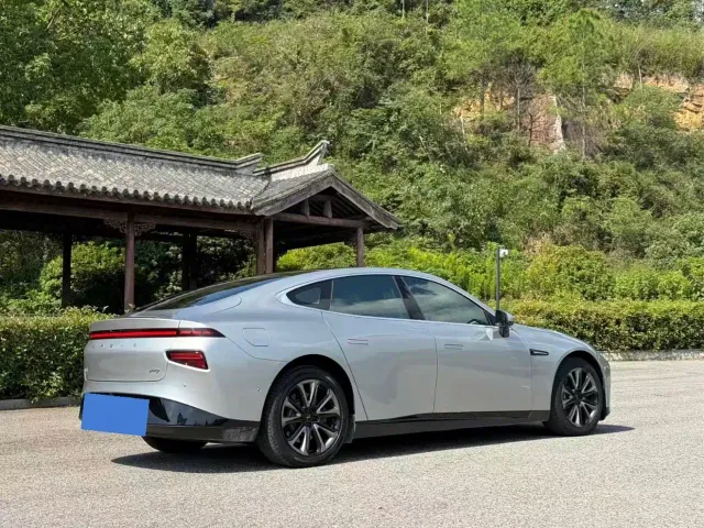 Xpeng P7 — Фото автомобиля 6