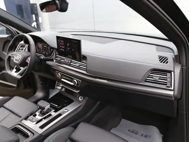 Audi Q5L — Фото автомобиля 22