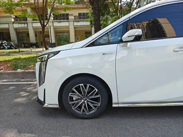 GAC Trumpchi M8 — Фото автомобиля 4