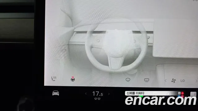 Tesla Model 3 — Фото автомобиля 25