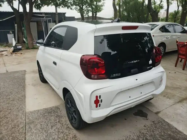 Roewe Clever — Фото автомобиля 4