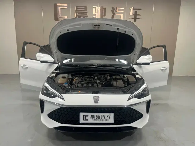 Roewe i5 — Фото автомобиля 12