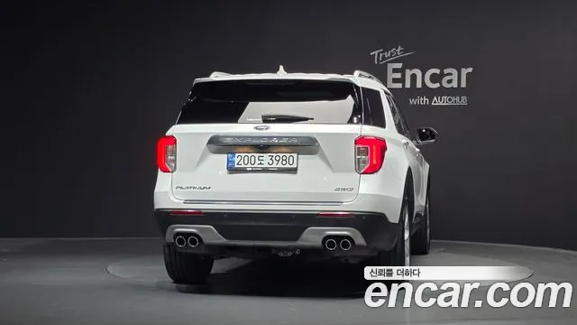 Ford Explorer — Фото автомобиля 4