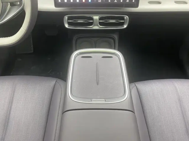 Leapmotor B10 — Фото автомобиля 23
