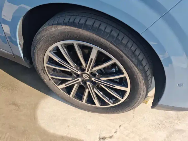 Leapmotor B10 — Фото автомобиля 6
