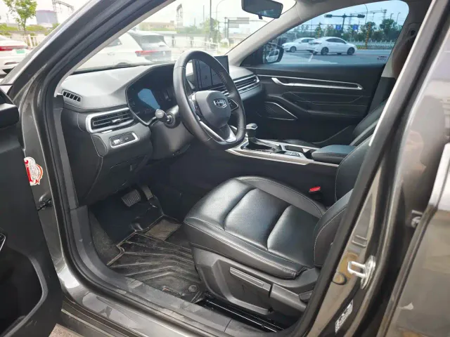 Geely Emgrand — Фото автомобиля 7