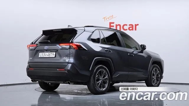 Toyota RAV4 Generation 5 — Фото автомобиля 2