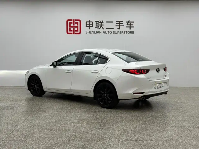 Mazda Axela — Фото автомобиля 2