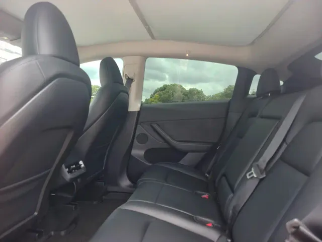 Tesla Model Y — Фото автомобиля 8