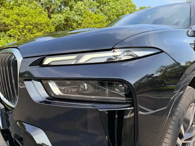 BMW X7 — Фото автомобиля 24