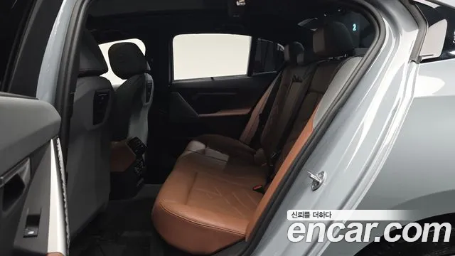 BMW 5 Series G60 — Фото автомобиля 17