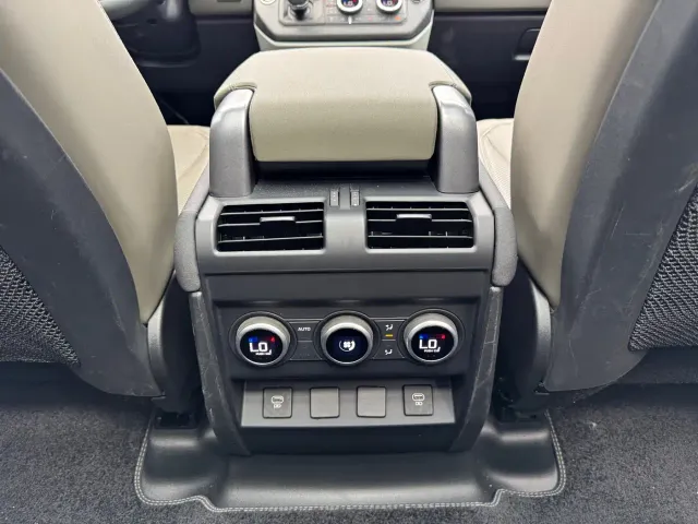 Land Rover Defender — Фото автомобиля 20