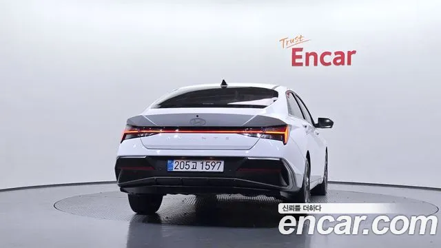 Hyundai Avante CN7 — Фото автомобиля 4