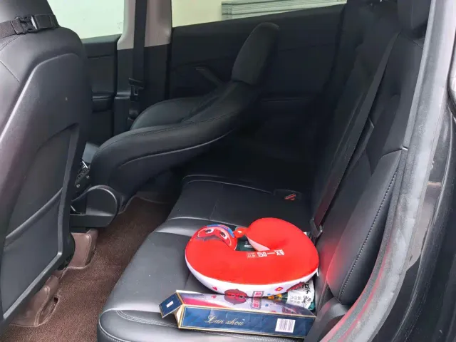 Tesla Model Y — Фото автомобиля 7