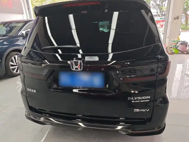 Honda Elysion — Фото автомобиля 5