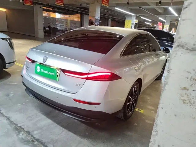 Roewe D7 — Фото автомобиля 6