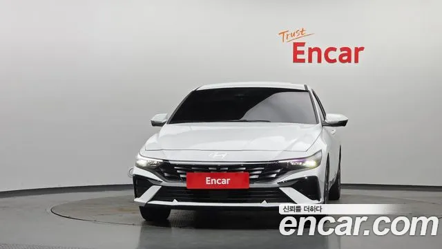Hyundai AVANTE Новый Avante (CN7) — Фото автомобиля 3