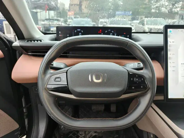 Changan Qiyuan A05 — Фото автомобиля 10