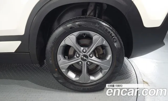 Kia Seltos — Фото автомобиля 6