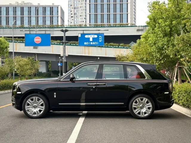 Rolls-Royce Cullinan — Фото автомобиля 4