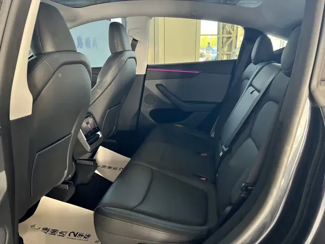 Tesla Model Y — Фото автомобиля 16