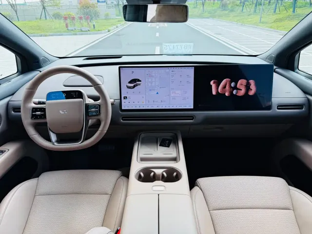 Li Auto i6 — Фото автомобиля 5