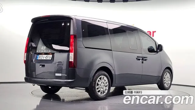 Hyundai Staria — Фото автомобиля 2