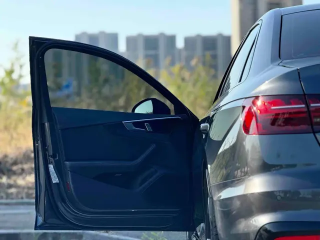 Audi A4L — Фото автомобиля 6