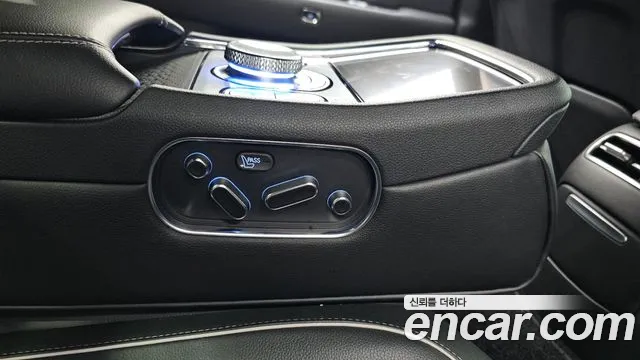 Genesis G90 Бензин 3.5 турбо AWD — Фото автомобиля 29