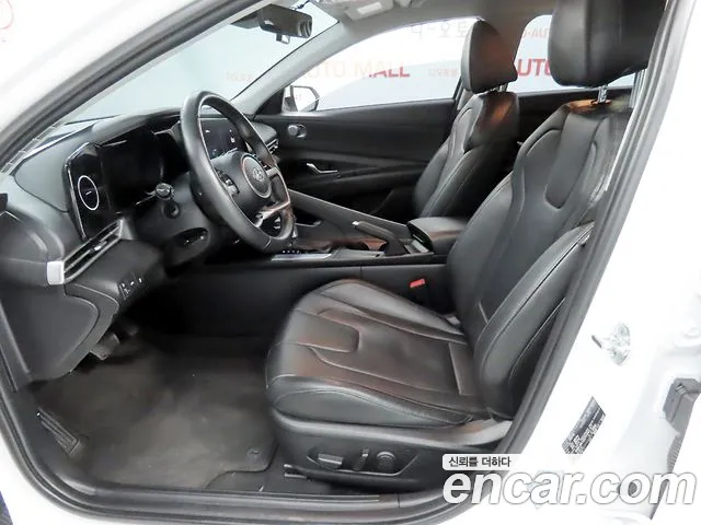 Hyundai Avante CN7 — Фото автомобиля 10