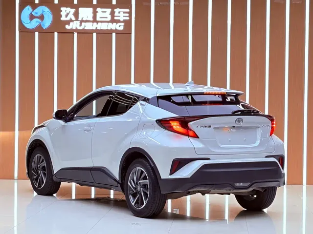 Toyota C-HR — Фото автомобиля 17