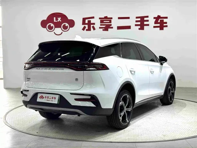 BYD Tang — Фото автомобиля 5