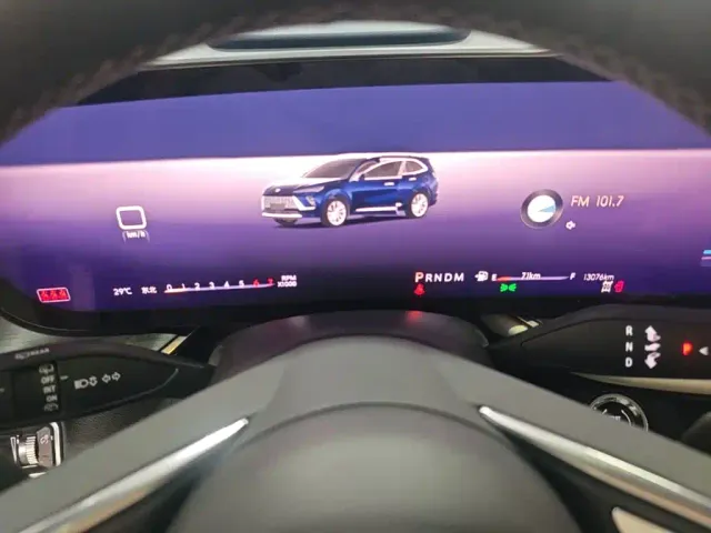 Buick Envision Plus — Фото автомобиля 11