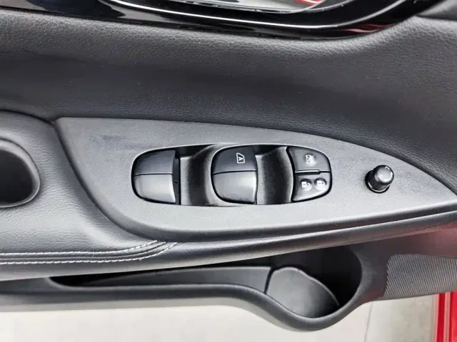Nissan Tiida — Фото автомобиля 9