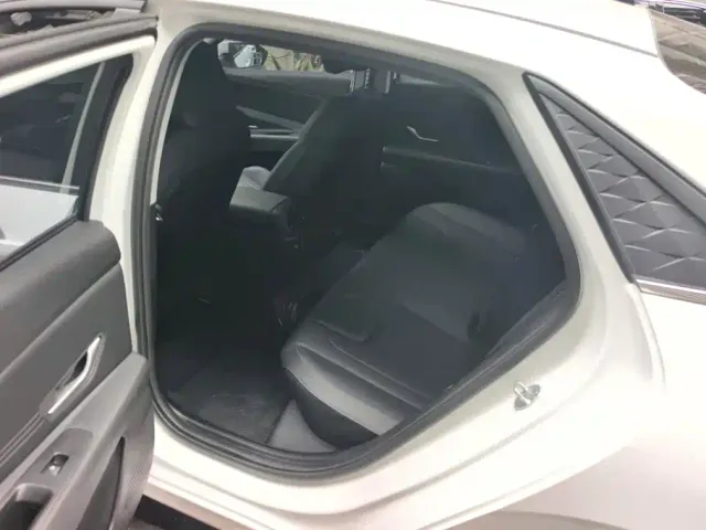 Hyundai Elantra — Фото автомобиля 11