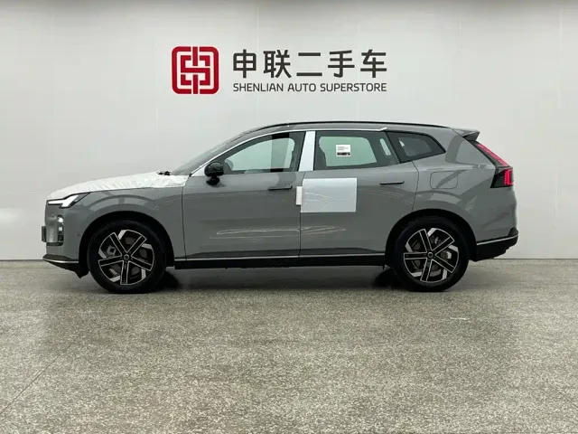 Volvo XC70 Plug-in Hybrid — Фото автомобиля 4