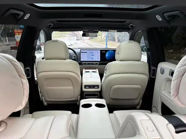 Li Auto L7 — Фото автомобиля 5