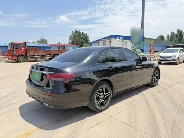 Mercedes-Benz E-Class — Фото автомобиля 10