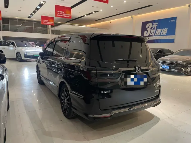 Honda Elysion — Фото автомобиля 3