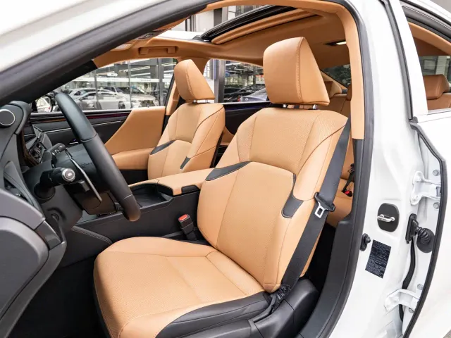 Lexus ES — Фото автомобиля 10