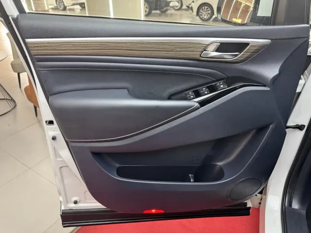 GAC Trumpchi M8 — Фото автомобиля 11