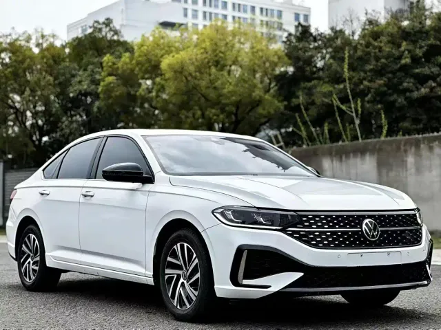 Volkswagen Lavida — Фото автомобиля 3