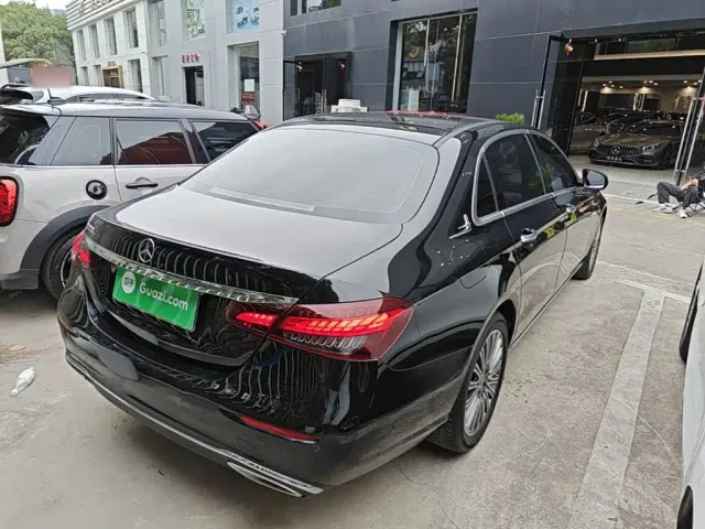 Mercedes-Benz E-Class — Фото автомобиля 6