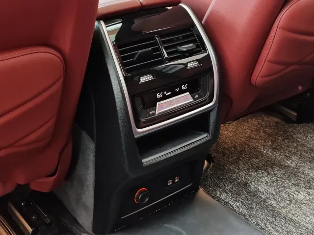 BMW X5 — Фото автомобиля 12