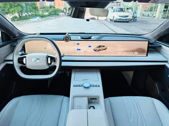 Geely Galaxy E8 — Фото автомобиля 14